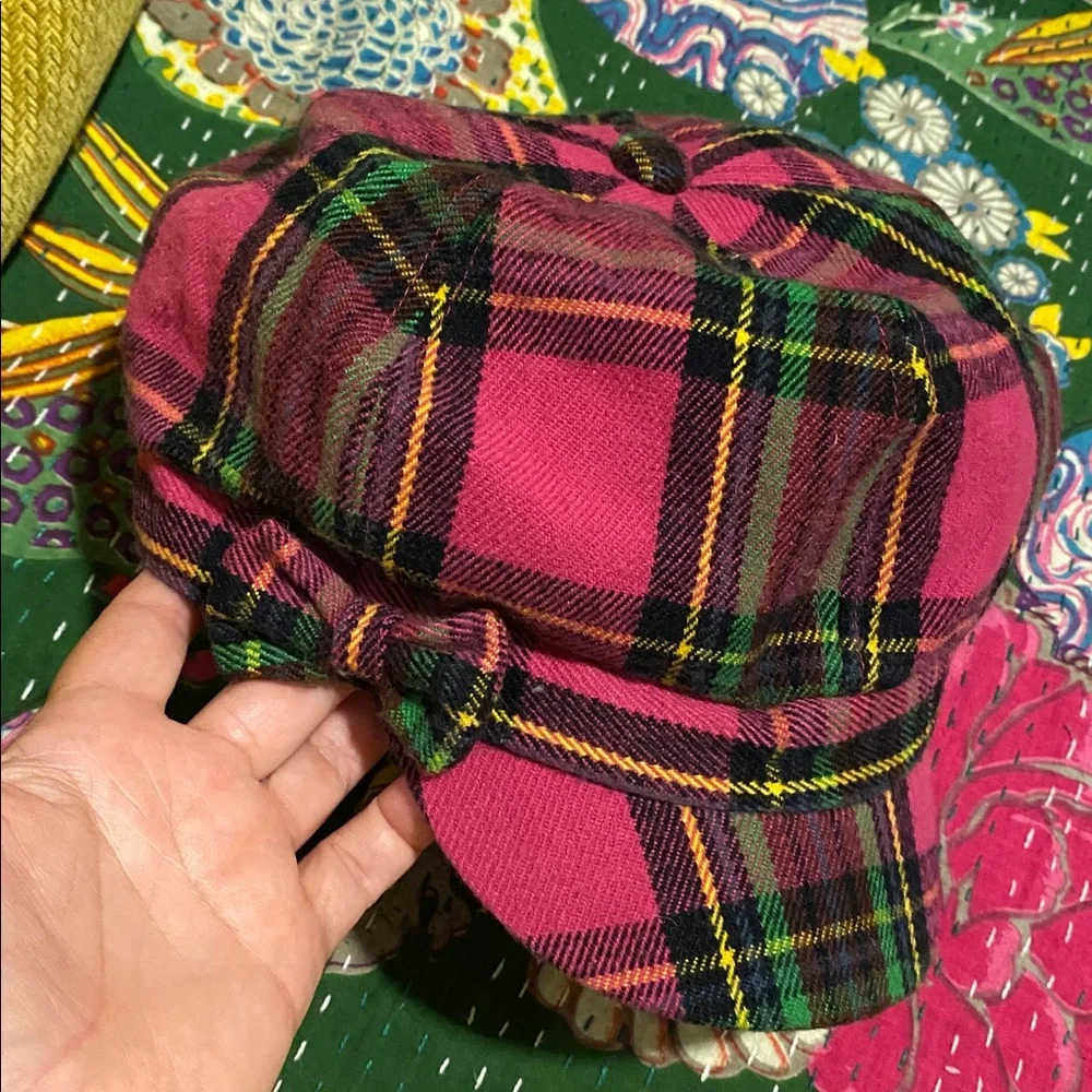 Pink & green plaid newsboy cap stiff brim elastic in the back for a perfect fit - Picture 2 of 3